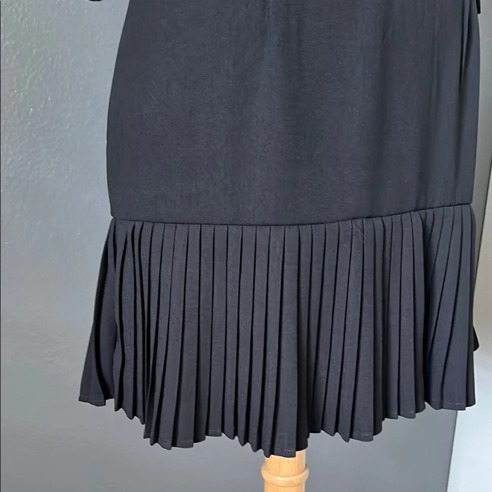 PrettyLittleThing Black Sheath Dress with 3/4 Sleeves and Mock Neck - Picture 8 of 12
